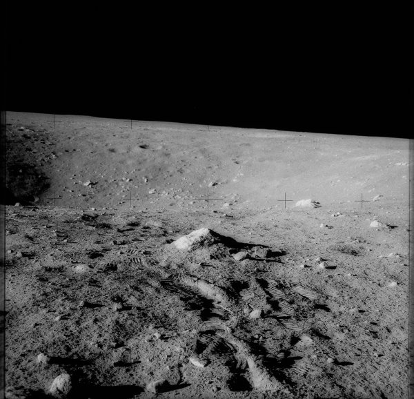 Тьерри лего снимки Луны