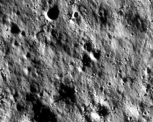 Снимок поверхности Луны