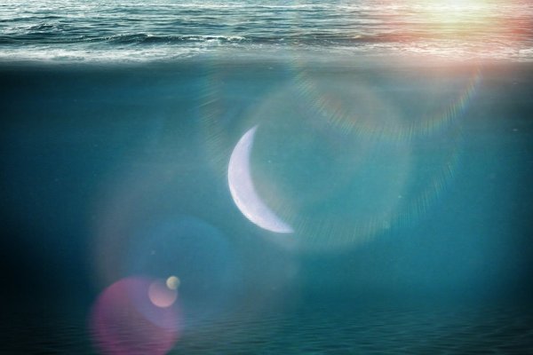 Новолуние Луна море