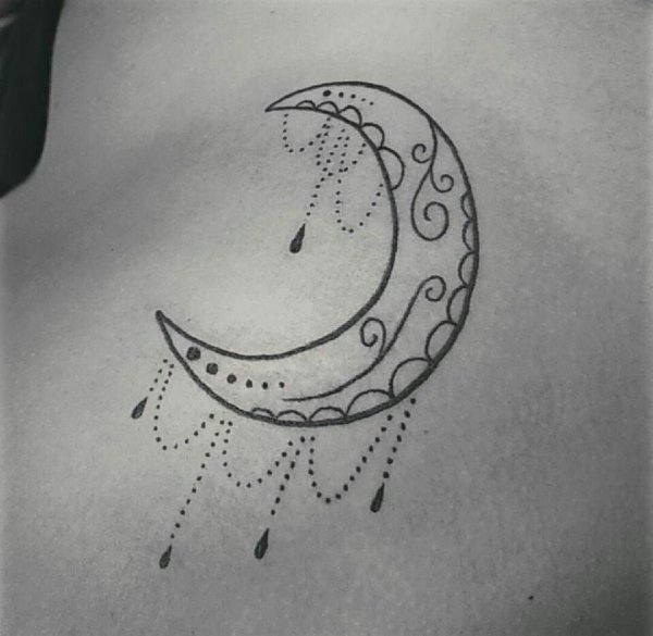 Мехенди полумесяц