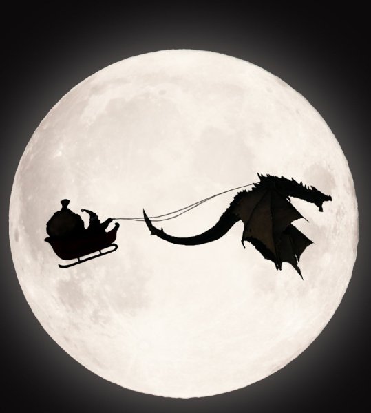 Дракон на фоне Луны