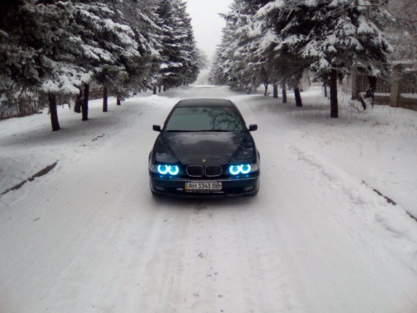 БМВ е39 зима ночь