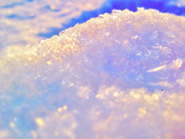 Искрящийся снег