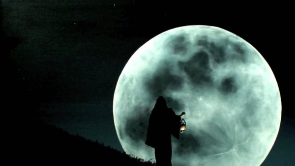 Зловещая Луна арт