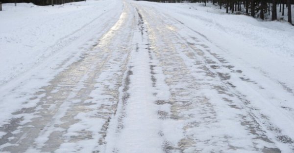 Гололед на дороге