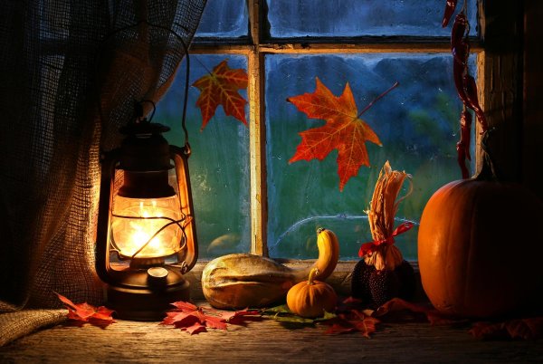 Осенний вечер в доме