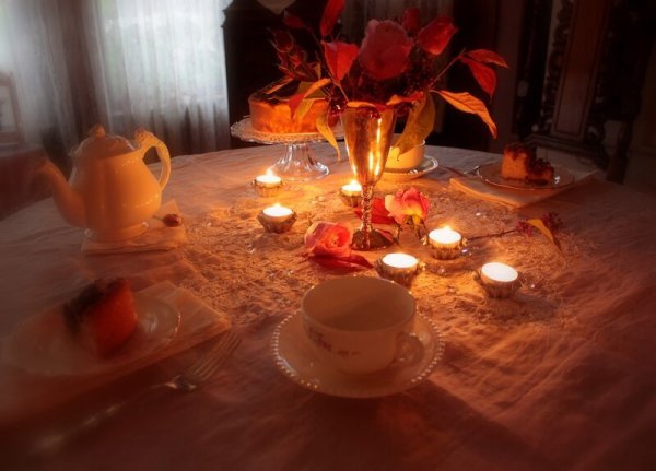 Чаепитие при свечах