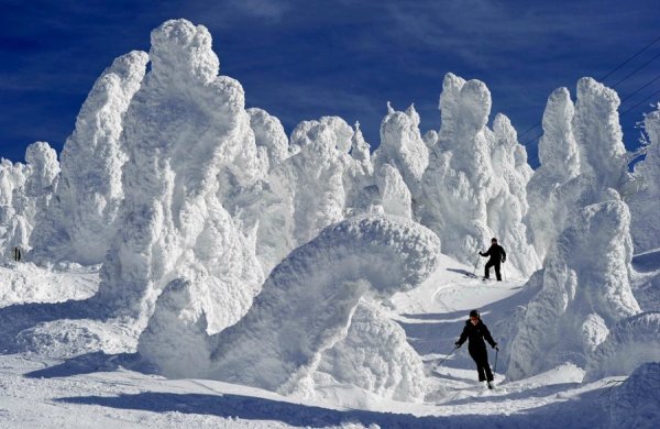 Гора из снега