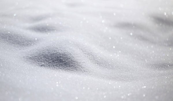 Белоснежный снег