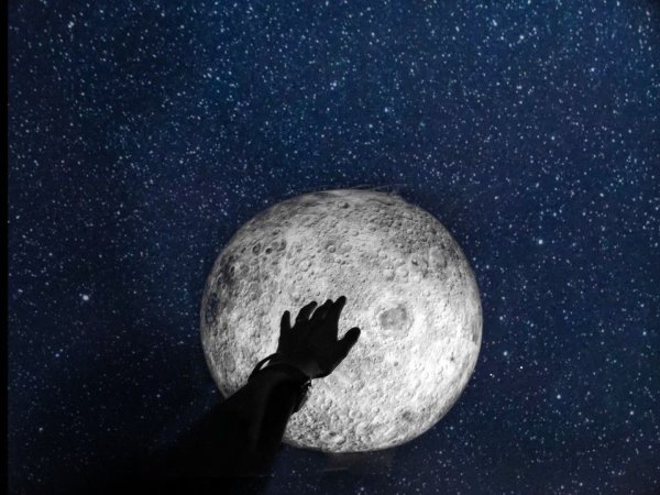 Дотянуться до Луны