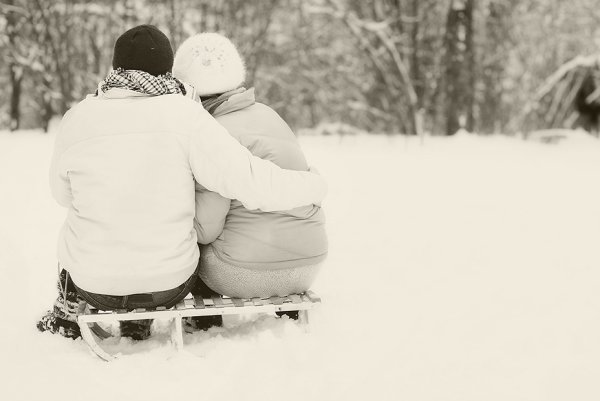 Объятия пожилые зима