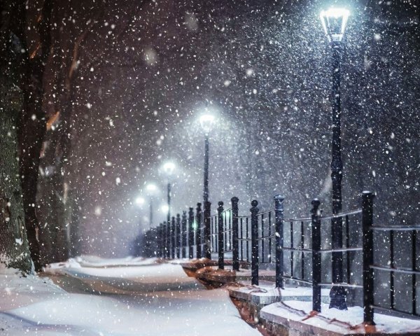 Снегопад ночью