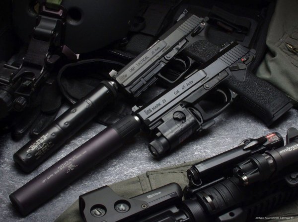 Огнестрельное оружие с глушителем