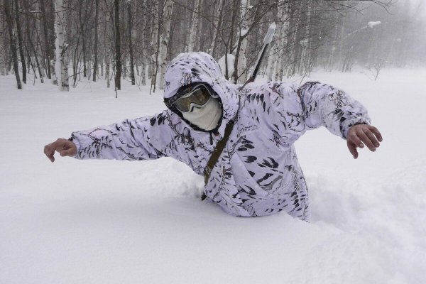 Человек в снегу