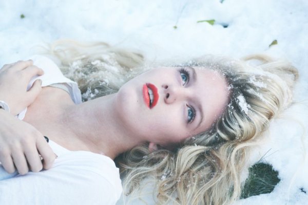 Снежная блондинка