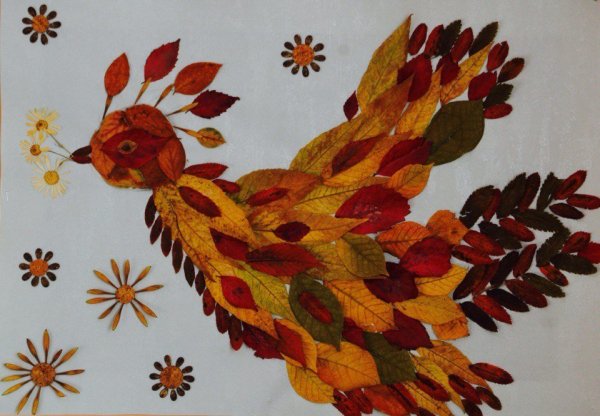 Осенняя поделка Жарптица из листьев