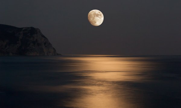 Ночь Луна море