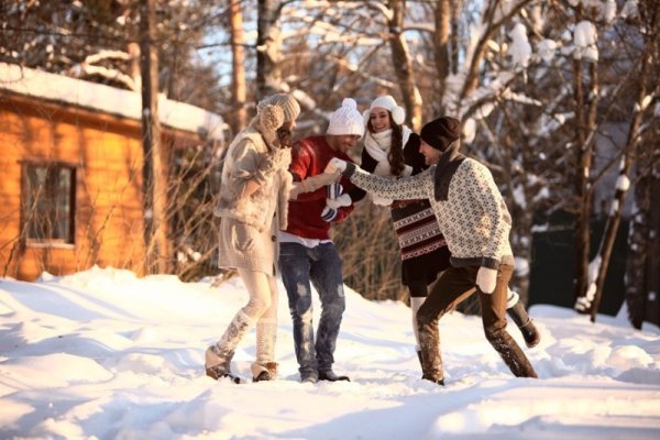 Прогулка с друзьями зимой