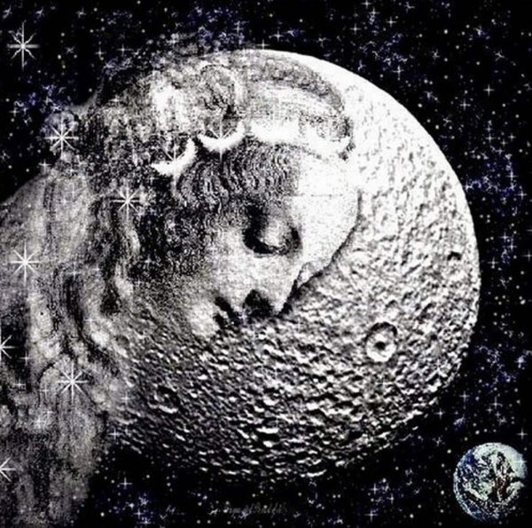 Геката богиня Луны