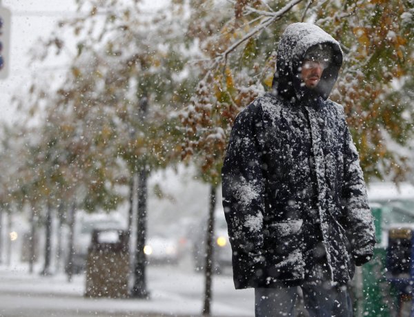 Человек под Снегопадом