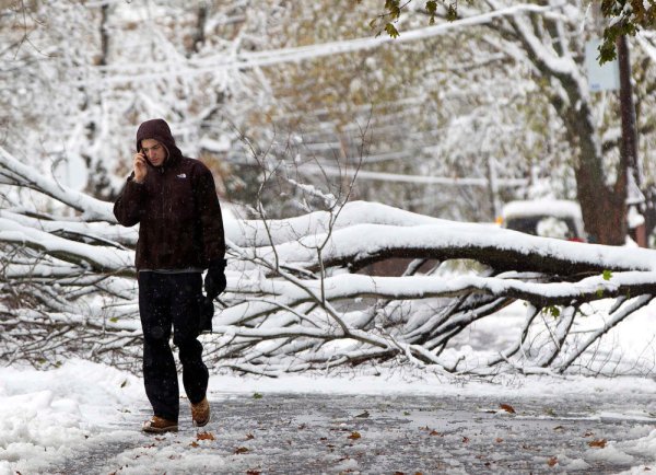 Люди зимой на улице