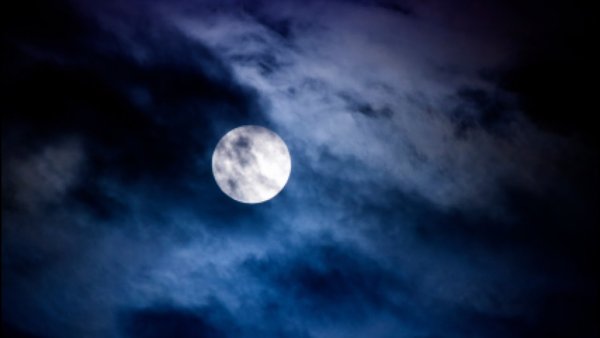 Полночь Луна