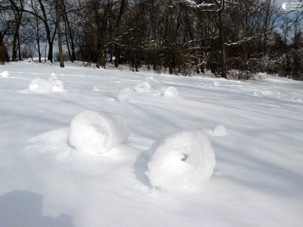 Шар из снега