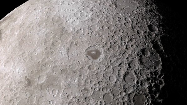 Рельеф Луны