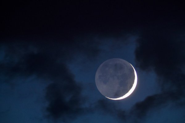 Пепельный свет Луны