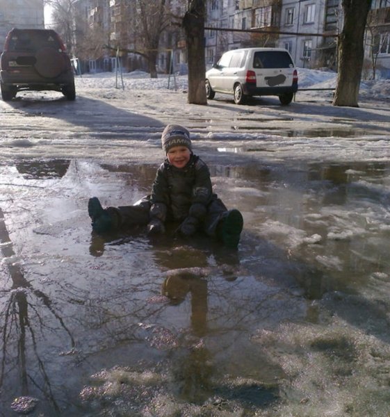 Лужи и снег