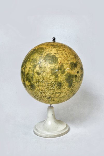 Лунный Глобус с рельефом