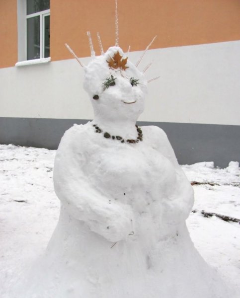 Снежная Королев фигуры из снега