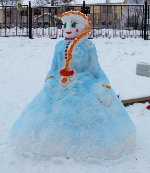 Сказочные фигурки из снега