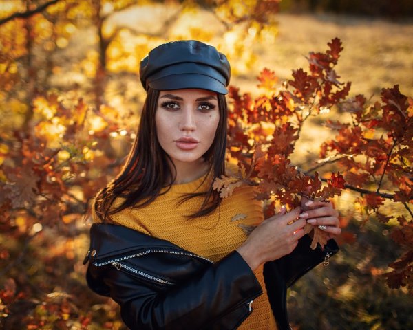 Красивые осенние девушки