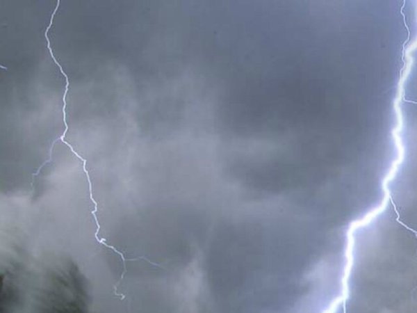 Молния зимой