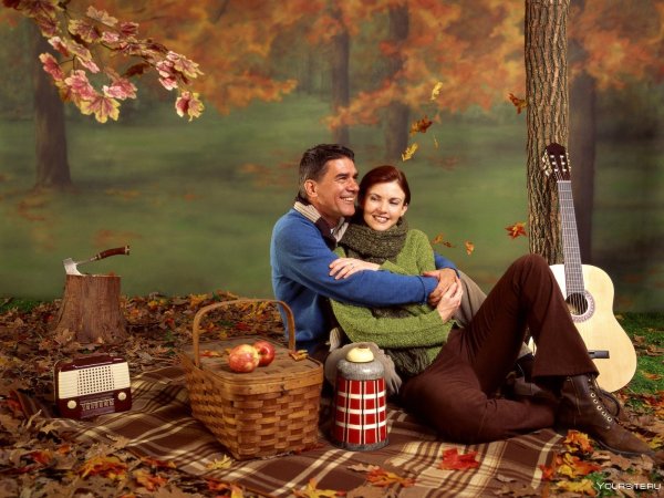 Пикник осенью на природе