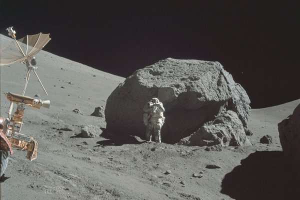 Снимки Луны миссии Аполлон