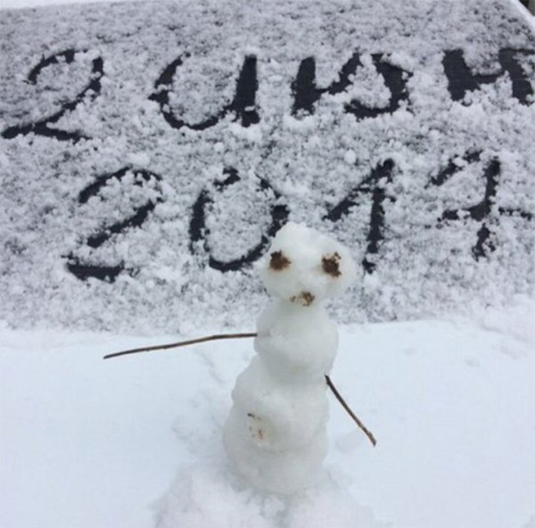 Снег летом в Москве