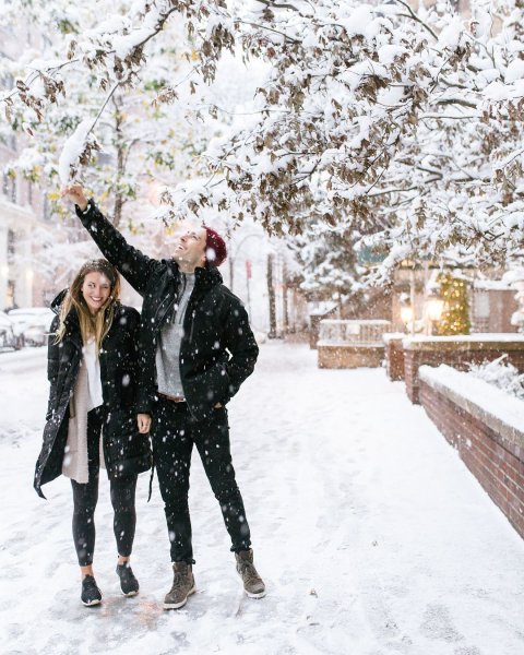 Влюбленные в снегу