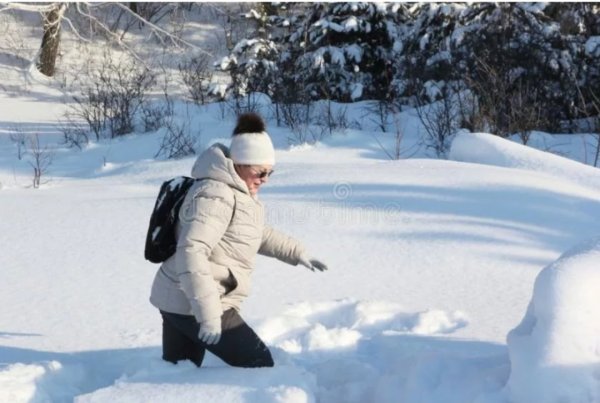 Пробираюсь по сугробам
