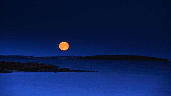 Луна на рабочий стол