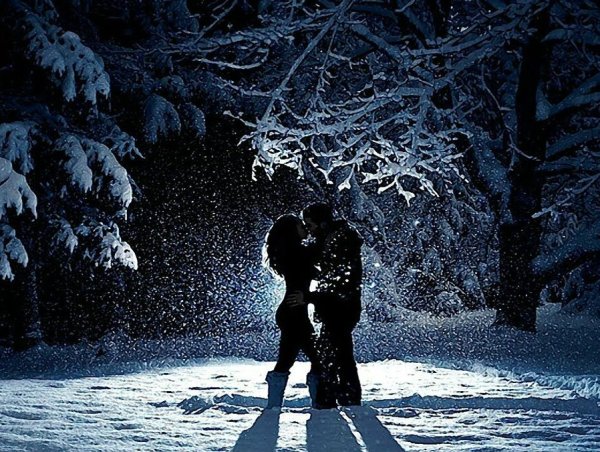 Зимний вечер влюбленные
