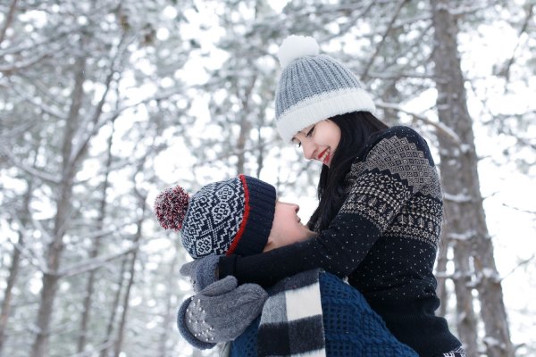 Фотосессия с парнем зимой