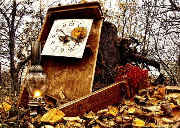 Часы осень