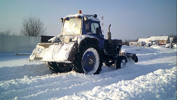 Трактор МТЗ 80 зима