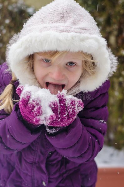 Кушать снег