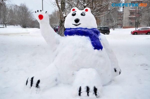 Новогодние фигуры из снега