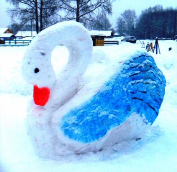 Необычные постройки из снега