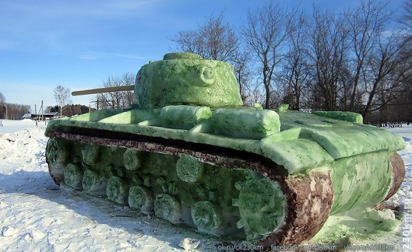 Танки из снега т34