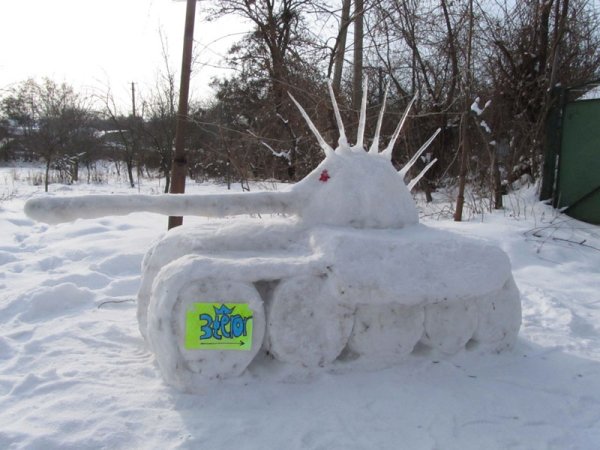 Танк из снега своими руками